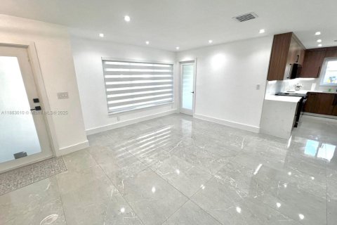 Villa ou maison à vendre à Davie, Floride: 4 chambres, 193.52 m2 № 1932620 - photo 4