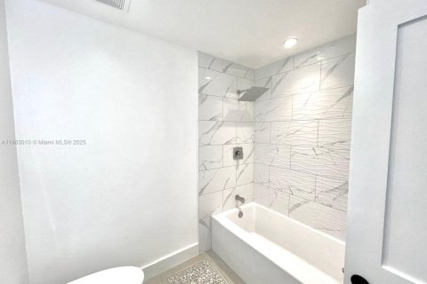 Villa ou maison à vendre à Davie, Floride: 4 chambres, 193.52 m2 № 1932620 - photo 13