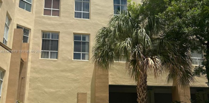 Condo à Hialeah, Floride, 1 chambre  № 2048182