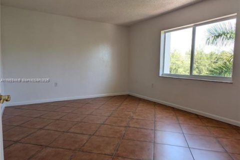 Copropriété à louer à North Miami, Floride: 1 chambre, 69.12 m2 № 1977442 - photo 9