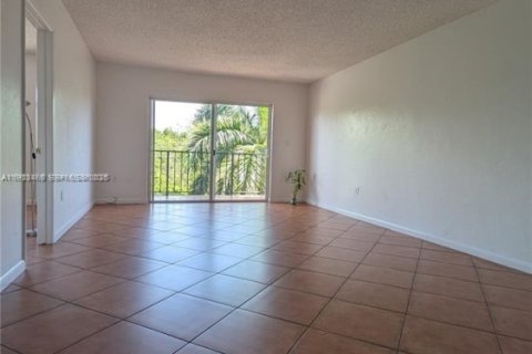 Copropriété à louer à North Miami, Floride: 1 chambre, 69.12 m2 № 1977442 - photo 7
