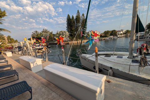 Copropriété à louer à North Miami, Floride: 1 chambre, 69.12 m2 № 1977442 - photo 4