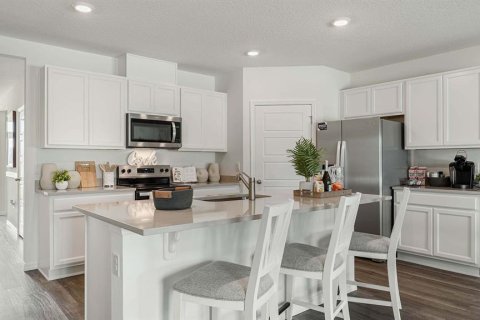 House in Umatilla, Florida 4 bedrooms, 169.83 sq.m. № 1834977 - photo 3