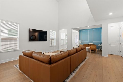 House in Winter Garden, Florida 4 bedrooms, 227.15 sq.m. № 2147547 - photo 20