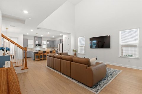 House in Winter Garden, Florida 4 bedrooms, 227.15 sq.m. № 2147547 - photo 21
