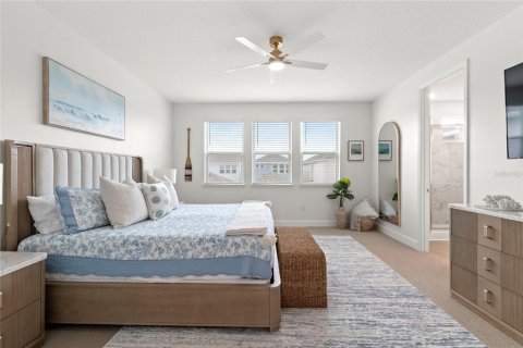 House in Winter Garden, Florida 4 bedrooms, 227.15 sq.m. № 2147547 - photo 4