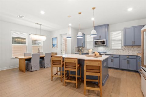 House in Winter Garden, Florida 4 bedrooms, 227.15 sq.m. № 2147547 - photo 9