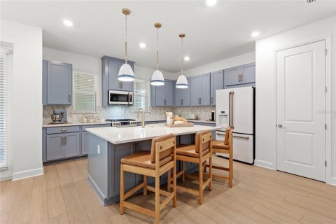 House in Winter Garden, Florida 4 bedrooms, 227.15 sq.m. № 2147547 - photo 10