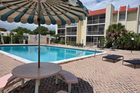 Condo in Boca Raton, Florida, 2 bedrooms  № 2088342 - photo 13