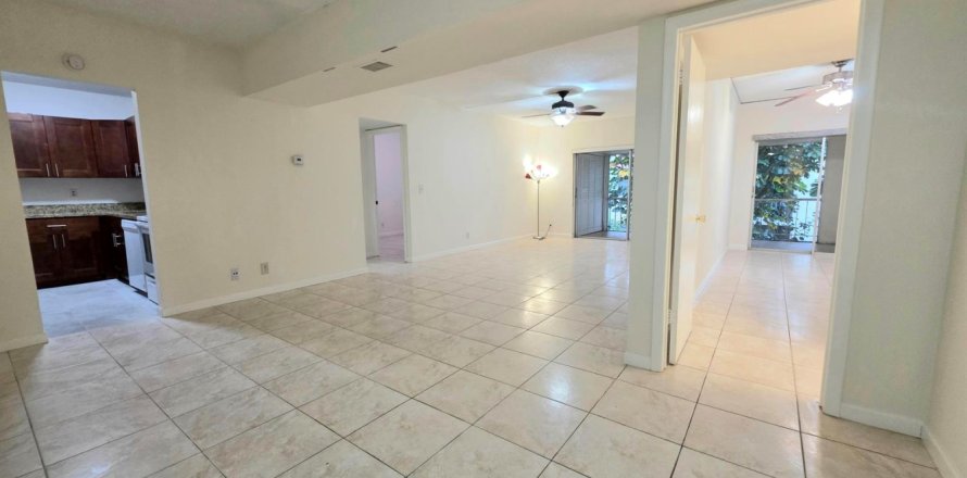 Condo in Boca Raton, Florida, 2 bedrooms  № 2088342