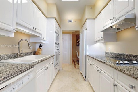 Copropriété à louer à Miami Beach, Floride: 2 chambres, 144 m2 № 2253605 - photo 24