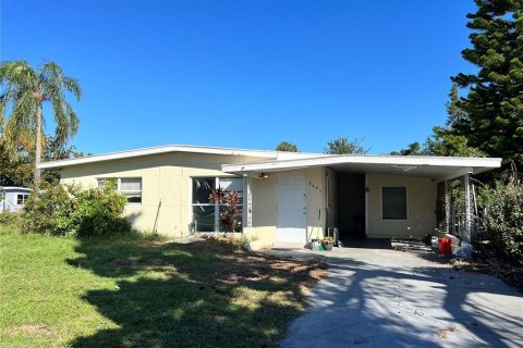 House in New Port Richey, Florida 3 bedrooms, 80.27 sq.m. № 1898428 - photo 1