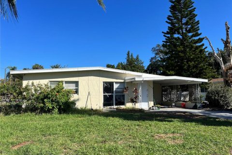 House in New Port Richey, Florida 3 bedrooms, 80.27 sq.m. № 1898428 - photo 2