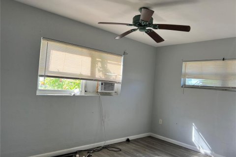House in New Port Richey, Florida 3 bedrooms, 80.27 sq.m. № 1898428 - photo 6