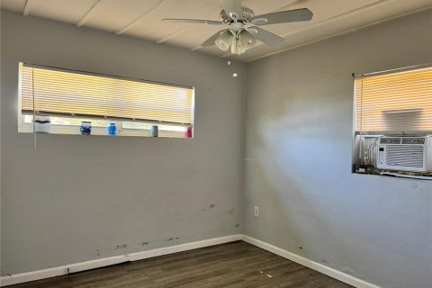 House in New Port Richey, Florida 3 bedrooms, 80.27 sq.m. № 1898428 - photo 8