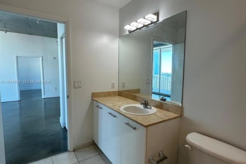 Condo in Miami, Florida, 2 bedrooms  № 2011642 - photo 19