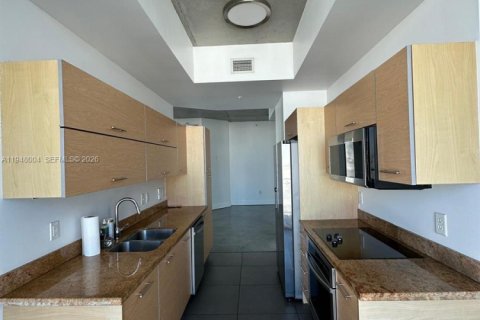 Condo in Miami, Florida, 2 bedrooms  № 2011642 - photo 14