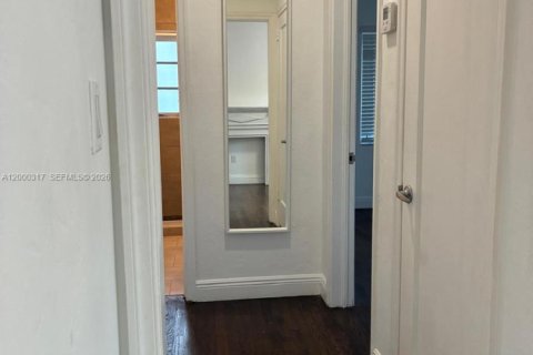 Condominio en venta en Miami Shores, Florida, 2 dormitorios, 73.3 m2 № 2066857 - foto 16