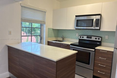 Condominio en venta en Miami Shores, Florida, 2 dormitorios, 73.3 m2 № 2066857 - foto 4