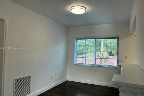 Condominio en venta en Miami Shores, Florida, 2 dormitorios, 73.3 m2 № 2066857 - foto 6