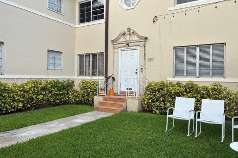 Condominio en venta en Miami Shores, Florida, 2 dormitorios, 73.3 m2 № 2066857 - foto 3