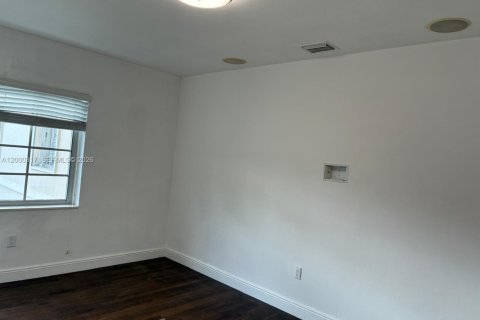 Condominio en venta en Miami Shores, Florida, 2 dormitorios, 73.3 m2 № 2066857 - foto 8