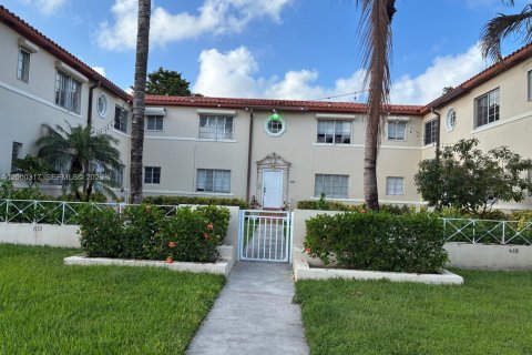 Condominio en Miami Shores, Florida, 2 dormitorios  № 2066857