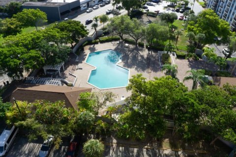 Condominio en venta en North Miami, Florida, 2 dormitorios, 117.06 m2 № 1962695 - foto 4