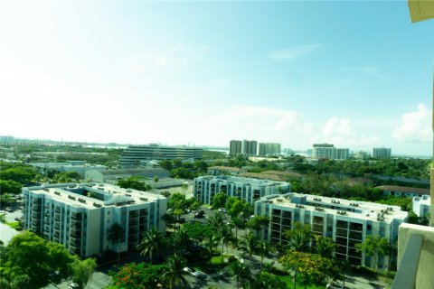 Condominio en venta en North Miami, Florida, 2 dormitorios, 117.06 m2 № 1962695 - foto 9