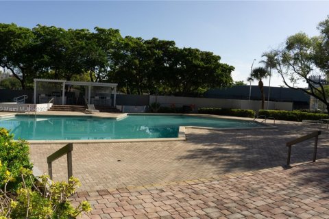 Condominio en venta en North Miami, Florida, 2 dormitorios, 117.06 m2 № 1962695 - foto 6