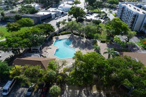 Condominio en venta en North Miami, Florida, 2 dormitorios, 117.06 m2 № 1962695 - foto 5