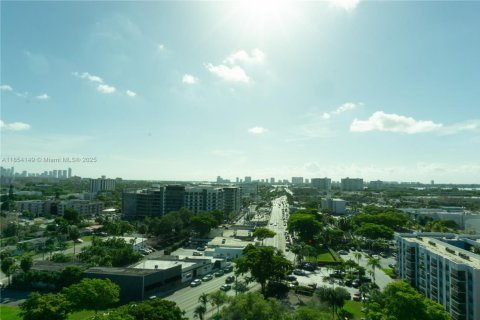 Condominio en venta en North Miami, Florida, 2 dormitorios, 117.06 m2 № 1962695 - foto 10