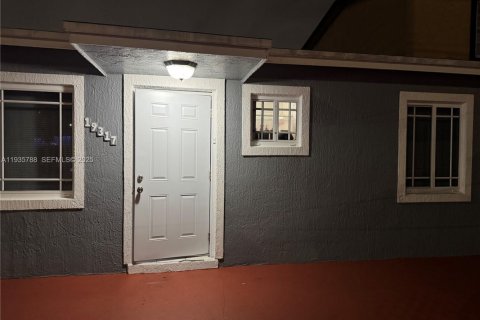 Adosado en venta en Miami Gardens, Florida, 3 dormitorios, 79.34 m2 № 1993905 - foto 1