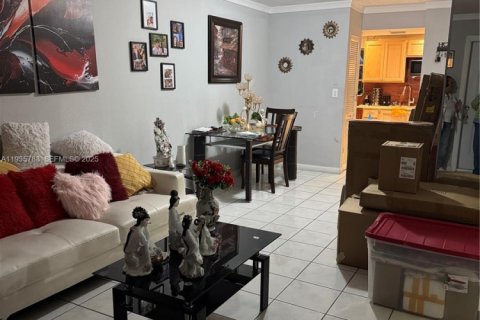 Adosado en venta en Miami Gardens, Florida, 3 dormitorios, 79.34 m2 № 1993905 - foto 3