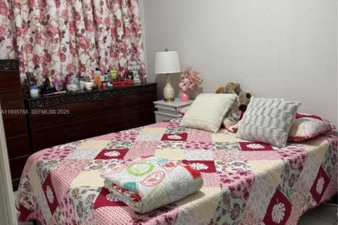 Adosado en venta en Miami Gardens, Florida, 3 dormitorios, 79.34 m2 № 1993905 - foto 8