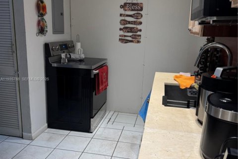 Adosado en venta en Miami Gardens, Florida, 3 dormitorios, 79.34 m2 № 1993905 - foto 4