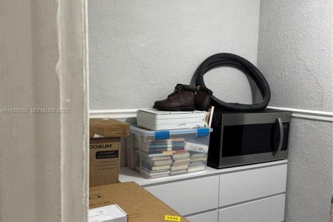 Adosado en venta en Miami Gardens, Florida, 3 dormitorios, 79.34 m2 № 1993905 - foto 7