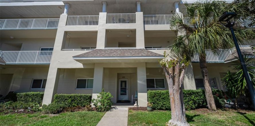 Condominio en Clearwater, Florida, 3 dormitorios № 2149197