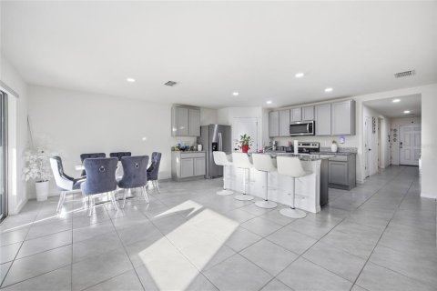 House in Ocala, Florida 4 bedrooms, 169.73 sq.m. № 2151237 - photo 13