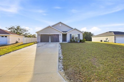 House in Ocala, Florida 4 bedrooms, 169.73 sq.m. № 2151237