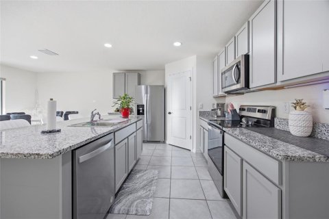 House in Ocala, Florida 4 bedrooms, 169.73 sq.m. № 2151237 - photo 6