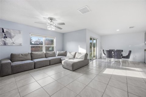 House in Ocala, Florida 4 bedrooms, 169.73 sq.m. № 2151237 - photo 11
