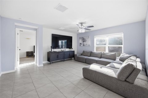 House in Ocala, Florida 4 bedrooms, 169.73 sq.m. № 2151237 - photo 14