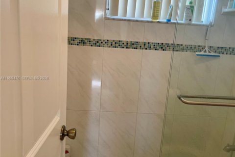 Condominio en venta en Lauderdale Lakes, Florida, 2 dormitorios, 96.99 m2 № 2005934 - foto 19