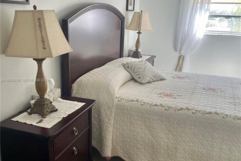 Condominio en venta en Lauderdale Lakes, Florida, 2 dormitorios, 96.99 m2 № 2005934 - foto 15