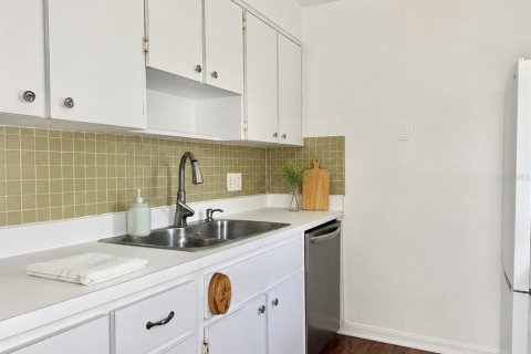 Copropriété à louer à Saint Petersburg, Floride: 2 chambres, 99.87 m2 № 2427162 - photo 8