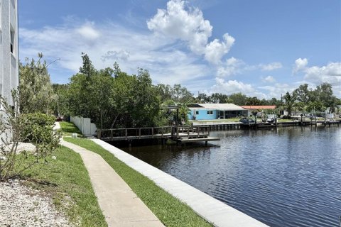 Copropriété à louer à Saint Petersburg, Floride: 2 chambres, 99.87 m2 № 2427162 - photo 28