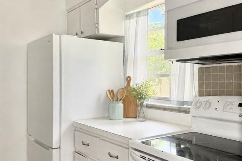Copropriété à louer à Saint Petersburg, Floride: 2 chambres, 99.87 m2 № 2427162 - photo 6