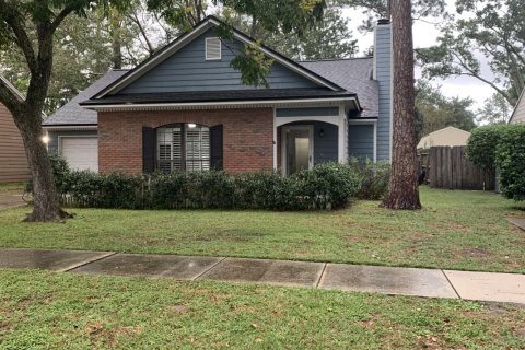 House in Jacksonville, Florida 2 bedrooms, 118.54 sq.m. № 801849 - photo 1