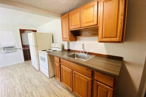 Immobilier commercial à vendre à Hollywood, Floride: 149.94 m2 № 2062468 - photo 24